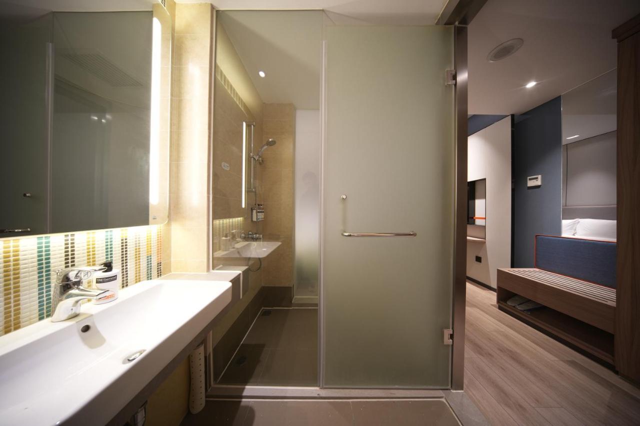 Holiday Inn Express Shanghai Pujiang By Ihg Exterior foto